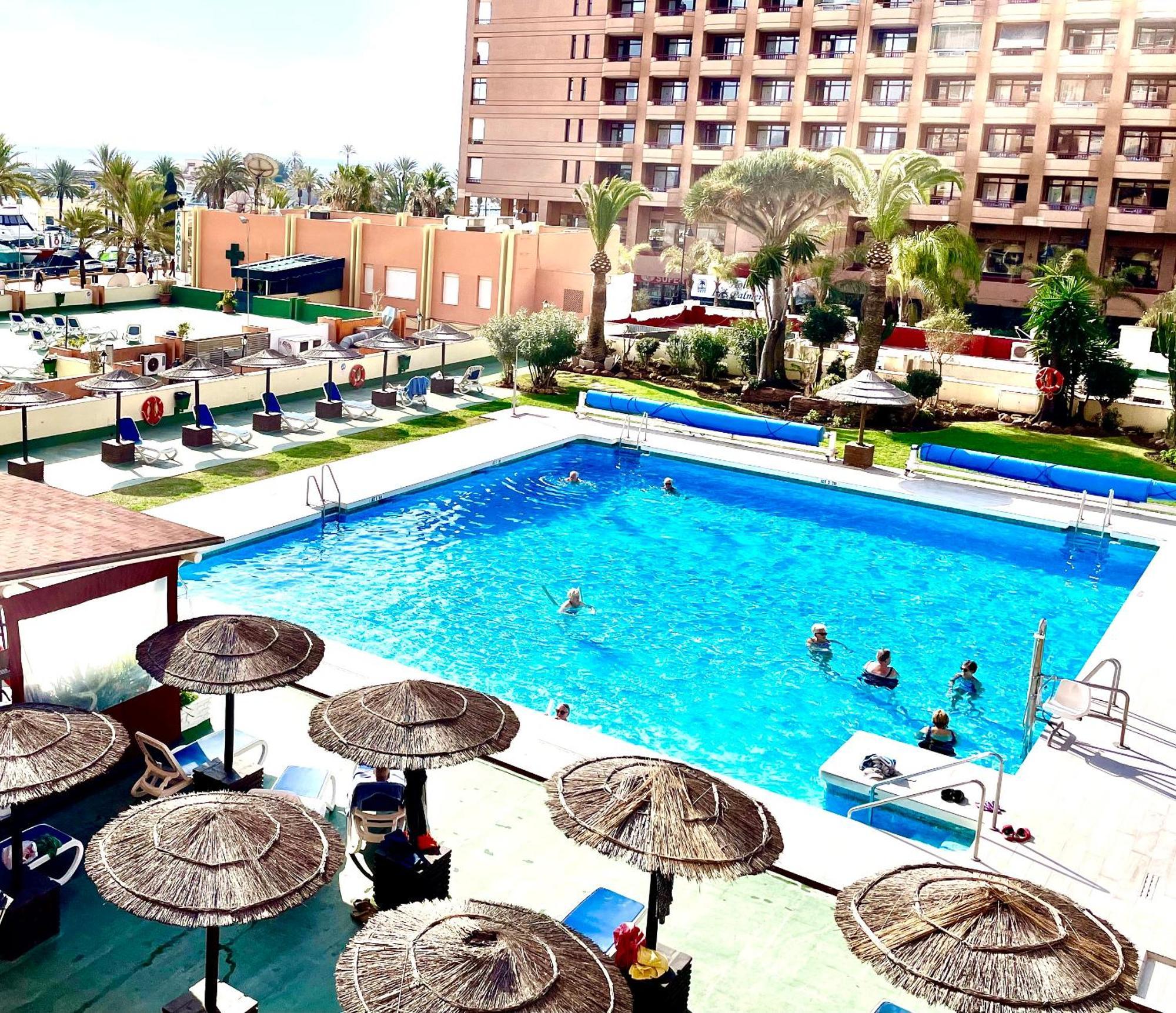 Hotel Apartamento Pyr Fuengirola Private Sunny Pool Side Ngoại thất bức ảnh