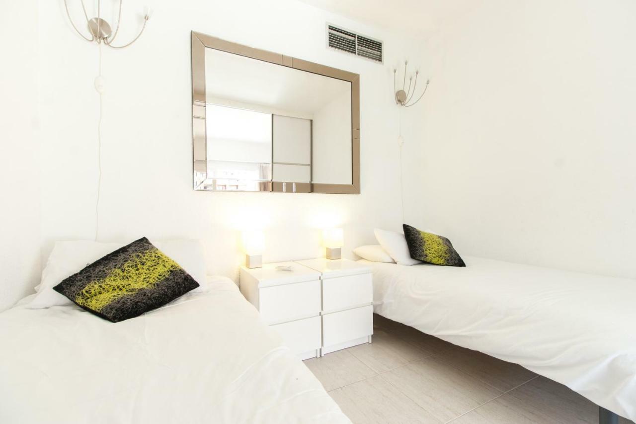 Hotel Apartamento Pyr Fuengirola Private Sunny Pool Side Ngoại thất bức ảnh
