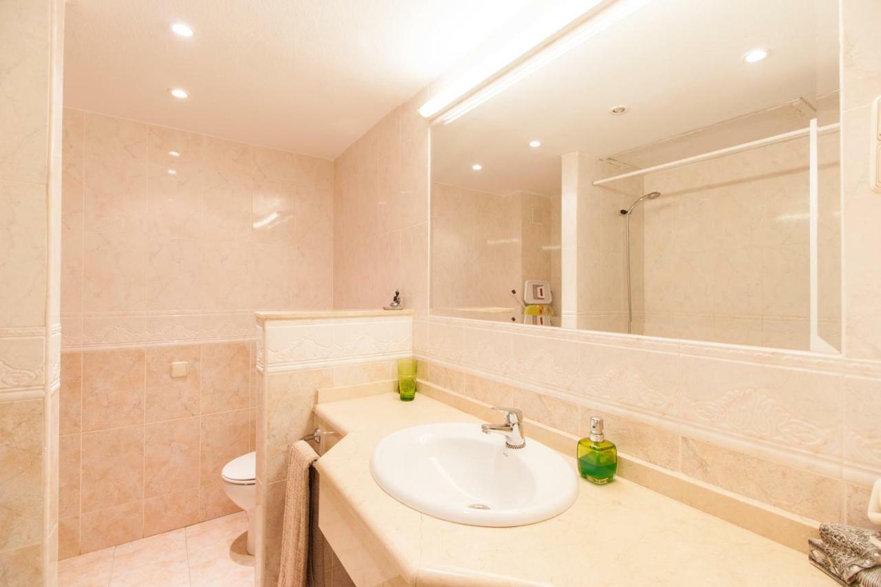 Hotel Apartamento Pyr Fuengirola Private Sunny Pool Side Ngoại thất bức ảnh