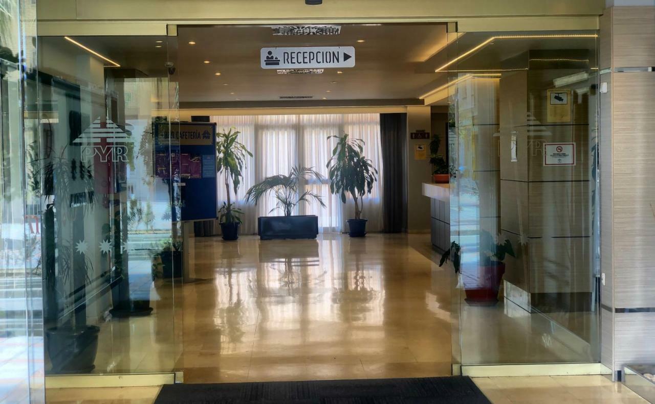 Hotel Apartamento Pyr Fuengirola Private Sunny Pool Side Ngoại thất bức ảnh